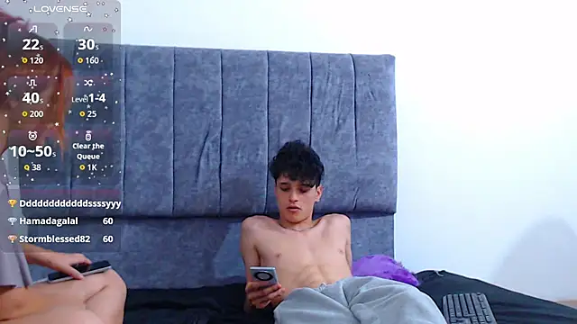 hottie couplee online show from March 2026 02:41:02 AM