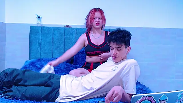 hottie couplee online show from January 2026 07:18:01 PM