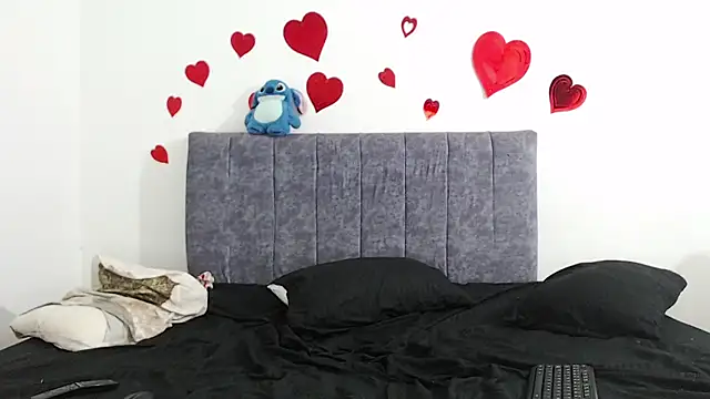 hottie couplee online show from July 2026 12:00:01 AM