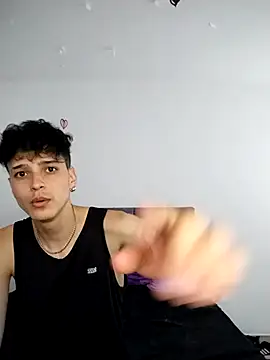 hottie couplee online show from February 2026 10:52:02 PM