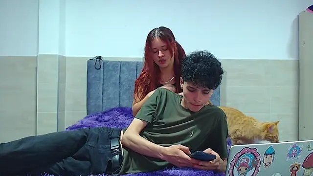 hottie couplee online show from December 2025 10:53:02 PM