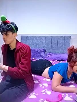 hottie couplee online show from December 2025 01:01:01 AM