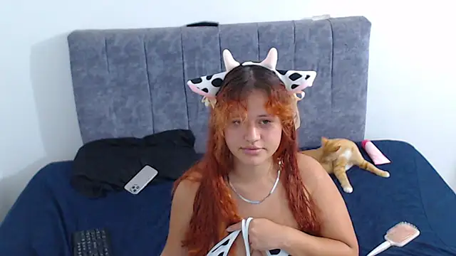hottie couplee online show from May 2026 10:42:02 PM