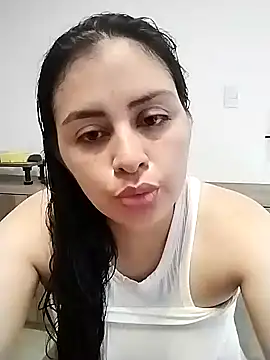 latina prohibida online show from April 2026 06:16:01 PM
