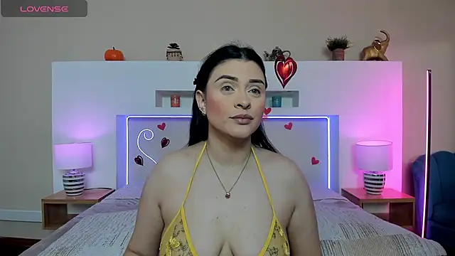 AnikaRomanoff  online show from February 2026 12:04:01 PM