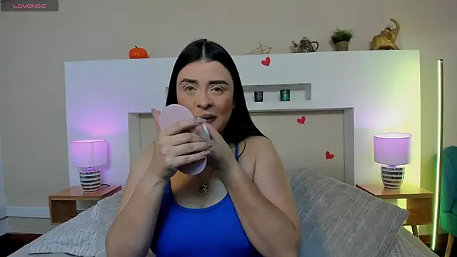 Snapshot of AnikaRomanoff_ chatting on May 2026 11:36:02 AM AnikaRomanoff online show from May 2026 11:36:02 AM
