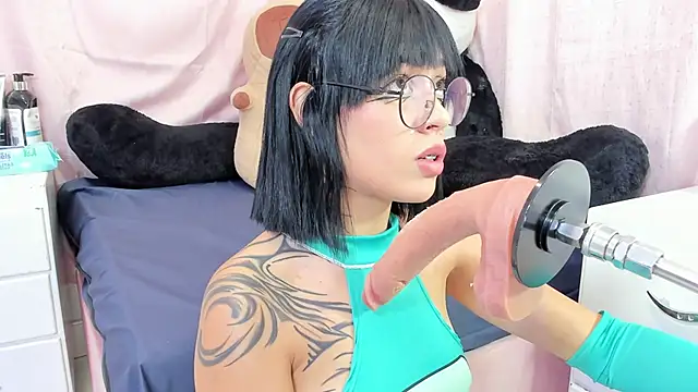 Snapshot of sofia_shadow_ chatting on February 2026 03:14:01 AM sofia shadow online show from February 2026 03:14:01 AM