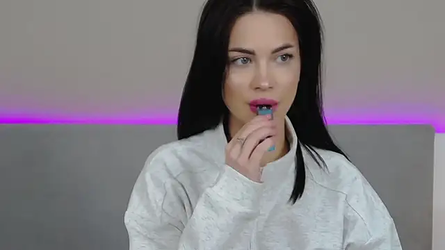 RachaelMils online show from March 2026 05:18:01 AM