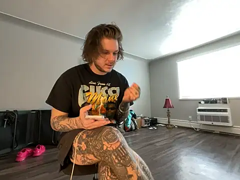 Tatertats online show from December 2025 08:43:02 PM