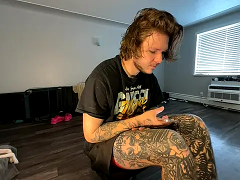 Tatertats online show from December 2025 08:52:01 PM