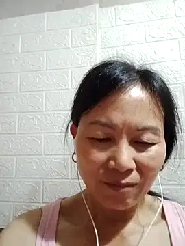 Lili-123k online show from March 2026 03:57:02 PM