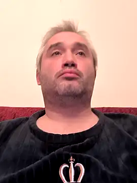 Olomoucak1982 online show from December 2025 06:03:01 PM