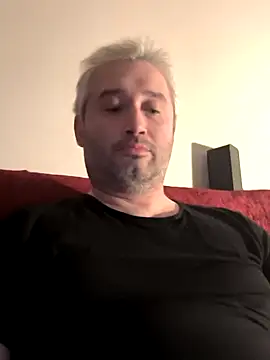 Olomoucak1982 online show from December 2025 02:54:01 PM