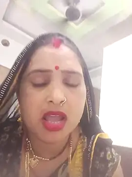 Your-shreya143 online show from February 2026 07:19:02 AM