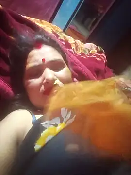 Your-shreya143 online show from April 2026 07:42:02 PM