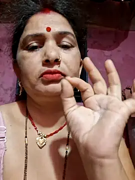 Your-shreya143 online show from May 2026 07:22:02 PM