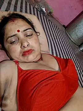 Your-shreya143 online show from June 2026 10:47:01 PM