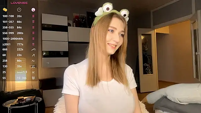 Snapshot of AveryBerkson chatting on February 2026 04:43:02 AM AveryBerkson online show from February 2026 04:43:02 AM