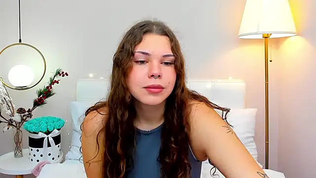 Snapshot of MartaRey chatting on December 2025 06:29:01 AM MartaRey online show from December 2025 06:29:01 AM