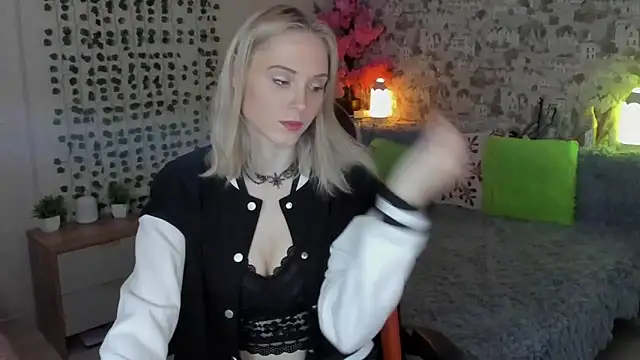 Snapshot of Gina_Gina_love chatting on May 2026 12:47:02 AM Gina Gina love online show from May 2026 12:47:02 AM
