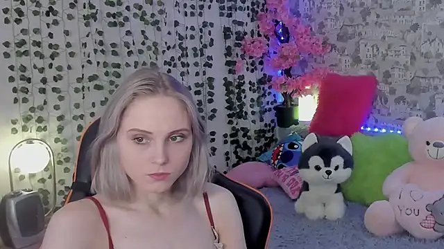Snapshot of Gina_Gina_love chatting on June 2026 01:15:01 AM Gina Gina love online show from June 2026 01:15:01 AM