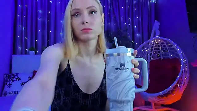 Snapshot of Gina_Gina_love chatting on February 2026 01:14:02 AM Gina Gina love online show from February 2026 01:14:02 AM