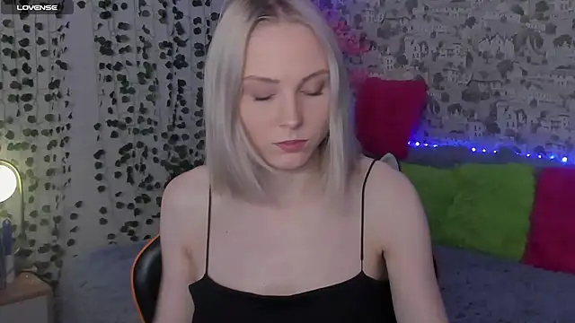 Snapshot of Gina_Gina_love chatting on June 2026 01:03:01 AM Gina Gina love online show from June 2026 01:03:01 AM