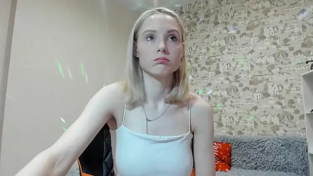 Snapshot of Gina_Gina_love chatting on May 2026 01:54:01 AM Gina Gina love online show from May 2026 01:54:01 AM