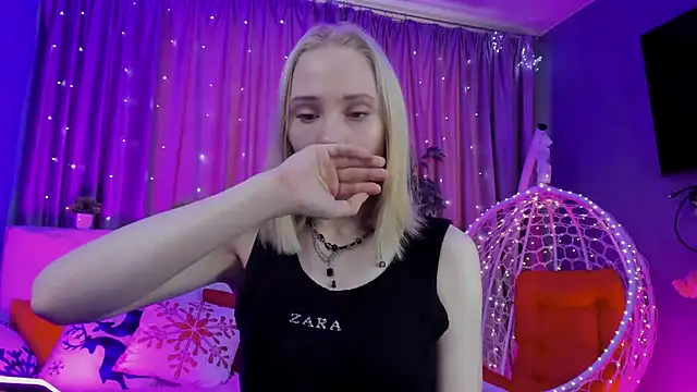 Snapshot of Gina_Gina_love chatting on February 2026 02:34:01 AM Gina Gina love online show from February 2026 02:34:01 AM