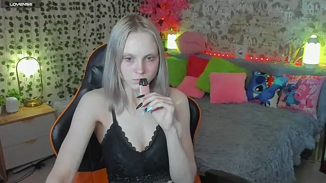 Snapshot of Gina_Gina_love chatting on May 2026 01:24:02 AM Gina Gina love online show from May 2026 01:24:02 AM