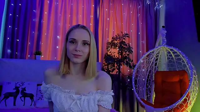 Snapshot of Gina_Gina_love chatting on February 2026 06:19:02 AM Gina Gina love online show from February 2026 06:19:02 AM