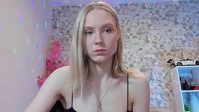 Snapshot of Gina_Gina_love chatting on May 2026 01:09:01 AM Gina Gina love online show from May 2026 01:09:01 AM