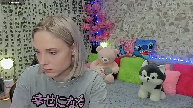 Snapshot of Gina_Gina_love chatting on June 2026 03:11:02 AM Gina Gina love online show from June 2026 03:11:02 AM