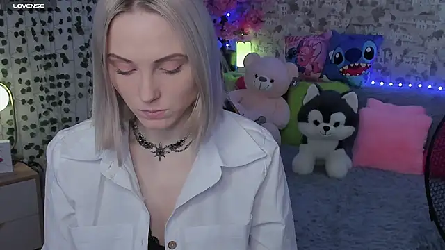 Snapshot of Gina_Gina_love chatting on June 2026 01:10:02 AM Gina Gina love online show from June 2026 01:10:02 AM