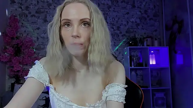 Gina Gina love online show from April 2026 01:01:02 AM