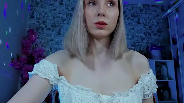 Gina Gina love online show from April 2026 01:01:01 AM