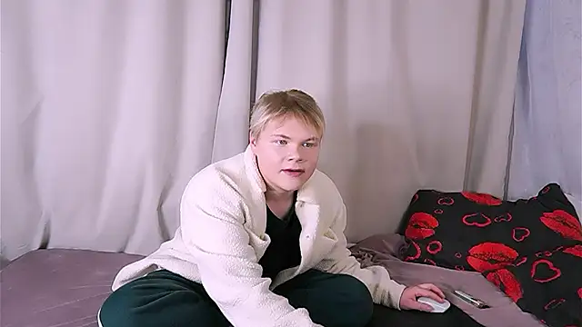 Snapshot of Brian_Mils chatting on February 2026 01:22:01 PM Brian Mils online show from February 2026 01:22:01 PM