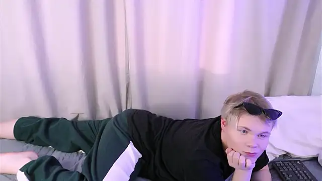 Snapshot of Brian_Mils chatting on February 2026 11:10:01 AM Brian Mils online show from February 2026 11:10:01 AM