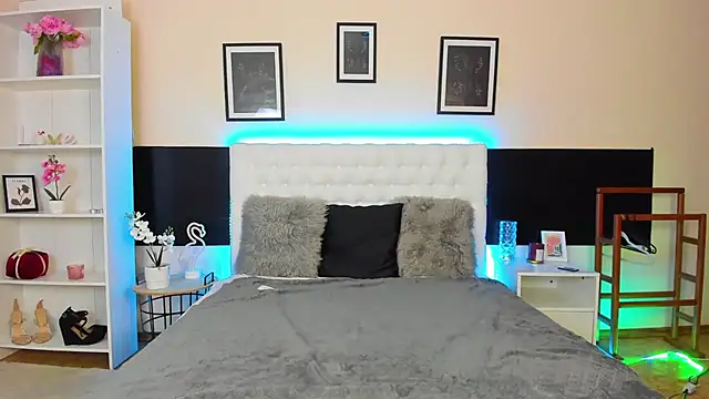 KiraNeeww online show from March 2026 06:21:01 AM