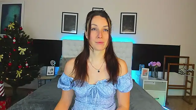 KiraNeeww online show from January 2026 07:03:01 AM