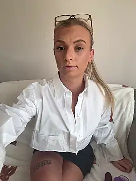 Blonde BambiXX online show from March 2026 11:03:02 AM