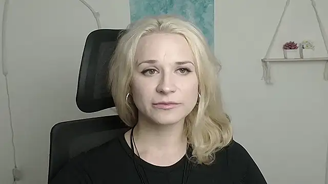 Melodie Aster online show from April 2026 11:26:01 AM