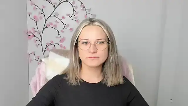 Melodie Aster online show from January 2026 06:48:01 PM