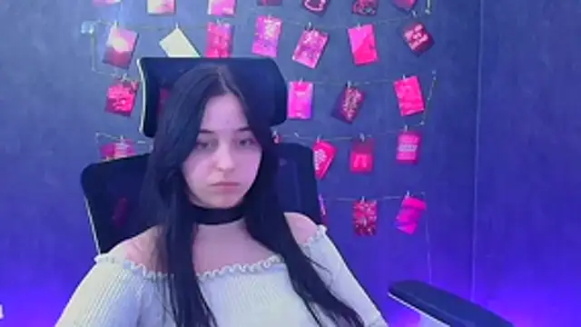 Lilu May online show from April 2026 12:17:01 AM