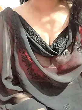 hottyrose69 online show from February 2026 03:45:01 PM