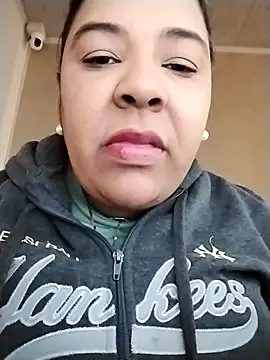 Snapshot of Carameloswing1 chatting on December 2025 11:34:02 AM Carameloswing1 online show from December 2025 11:34:02 AM