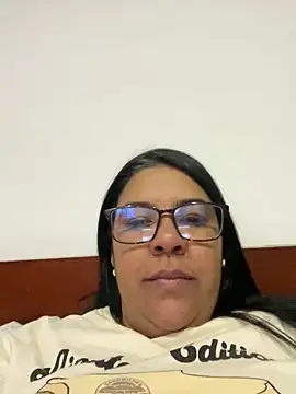 Snapshot of Carameloswing1 chatting on December 2025 01:30:02 AM Carameloswing1 online show from December 2025 01:30:02 AM