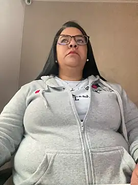 Snapshot of Carameloswing1 chatting on January 2026 12:30:01 PM Carameloswing1 online show from January 2026 12:30:01 PM