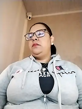 Snapshot of Carameloswing1 chatting on December 2025 11:47:02 AM Carameloswing1 online show from December 2025 11:47:02 AM