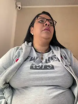 Carameloswing1 online show from April 2026 01:23:01 PM